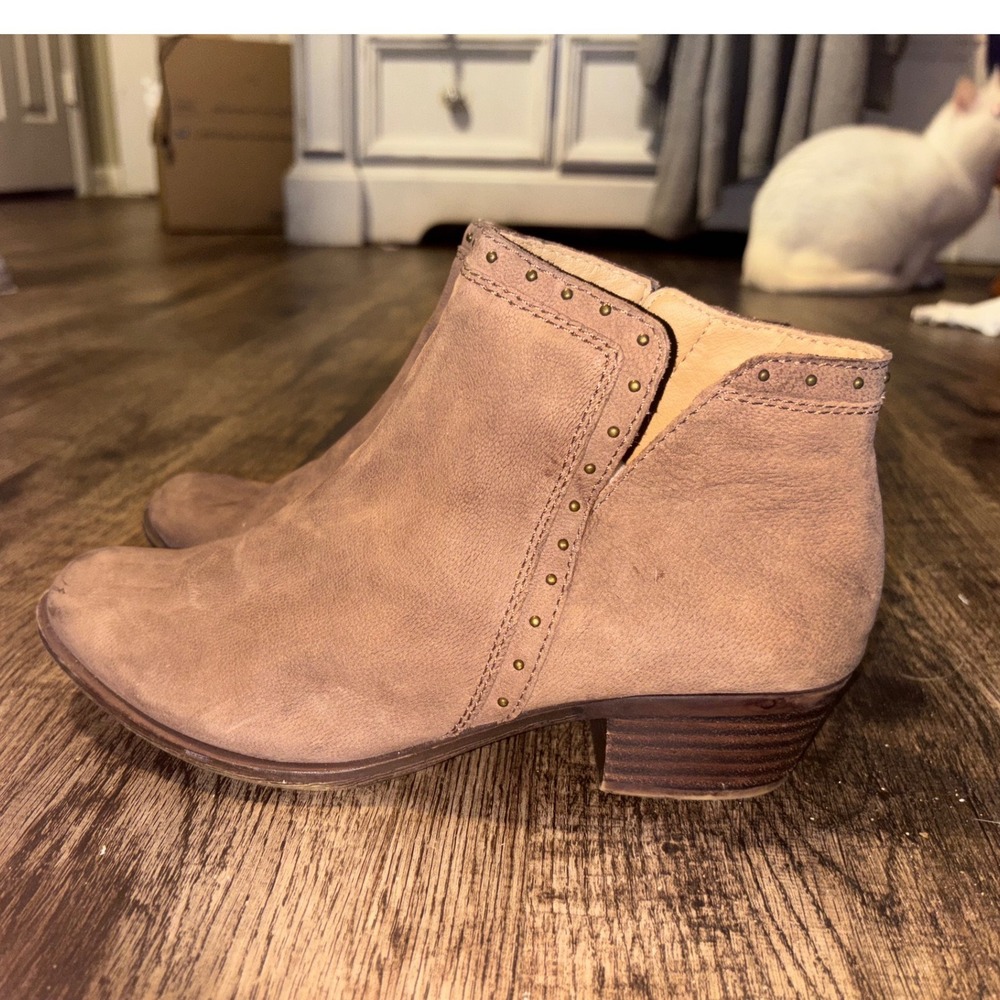 Lucky Brand Basel Womens Taupe Leather Studded Ankle Booties Size 8M Brown